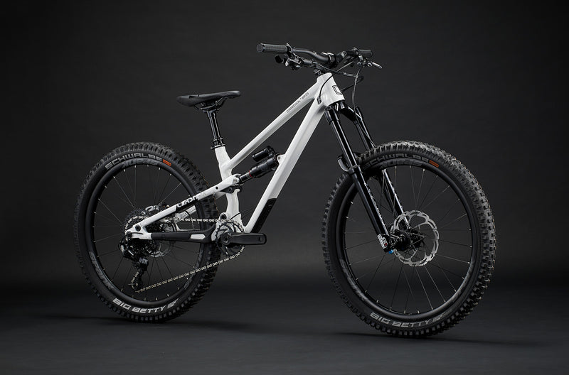 Commencal Kids Clash 24 Mountain Bike